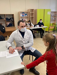 Более 250 детей осмотрели и проконсультировали специалисты выездного отделения ОДКБ в Миллеровском и Тарасовском районах 